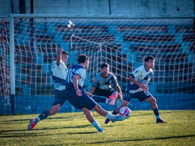 El Fort�n gole� y mantiene el puntaje ideal